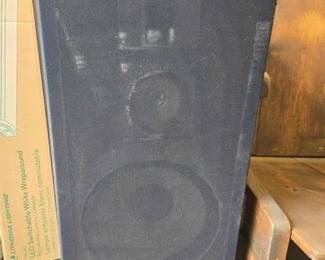 8004 2 Sansui Speakers