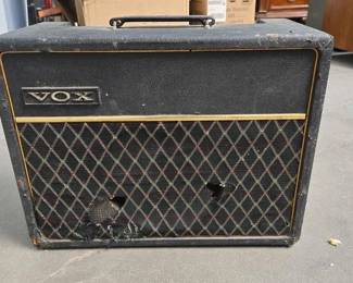 2444 Vox Amp
