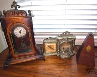 6502 2 Electric Clocks and 1 Metronome