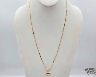 554 14kt Gold Necklace with Heart Pendant, 3.16g