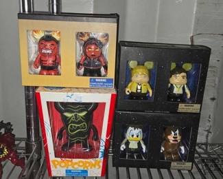 4046 4 Disney Vinylmation Figures