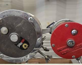 4072 2 Fishing Reels