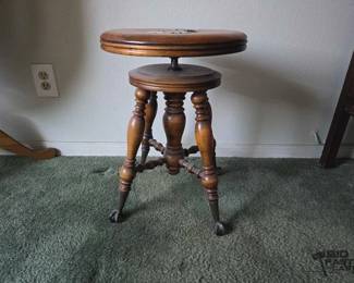 6526 Vintage C Parker Co Marble Claw Footed Swivel Stool