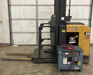Caterpillar Model NOR 30 Electric Forklift