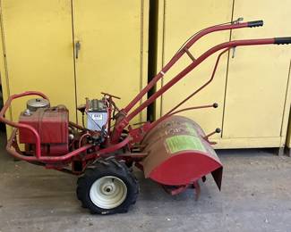 Troy-Bilt Horse Garden Tiller w 8 hp Briggs & Stratton