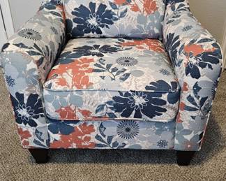 La-Z-Boy Sofa Chair w/ 2 Throw Pillows
