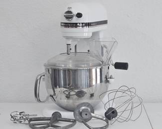 Kitchen Aid White Professional 6 Stand Mixer