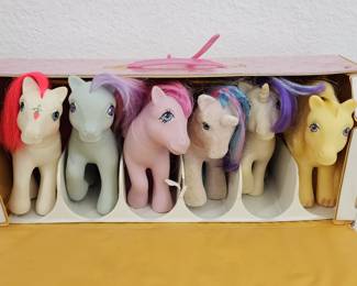1983 My Little Pony Carrier w 6/ Ponies, 1/3