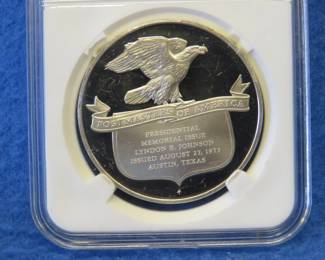 Lot 286. Franklin Mint Postmasters of America 1973 sterling silver round weighing 26.4 grams