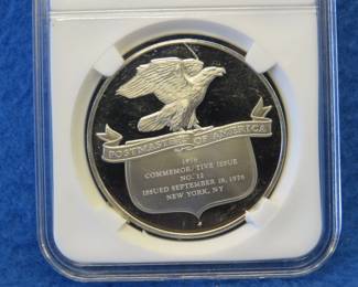 Lot 377. Franklin Mint Postmasters of America 1975 sterling silver round weighing 24 grams