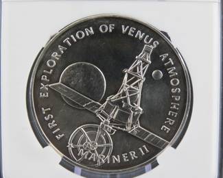 Lot 43. Franklin Mint America In Space 1962 Mariner 2 sterling silver round weighing 26.5 grams