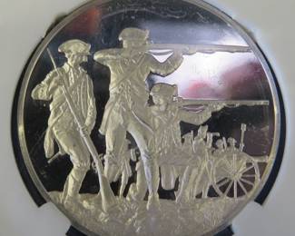 Lot 321. Franklin Mint Postmasters of America 1975 sterling silver round weighing 24.0 grams