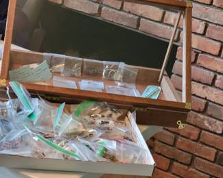 Jewelry....
Costume, sterling and 14k