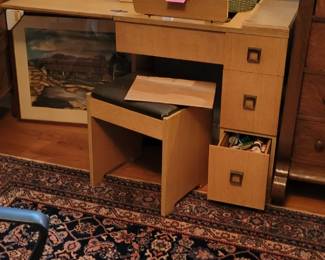 Singer with cabinet