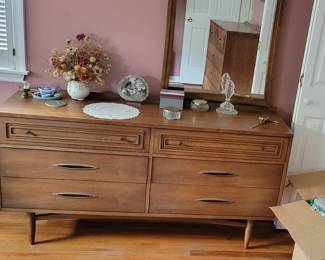 Broyhill dresser
