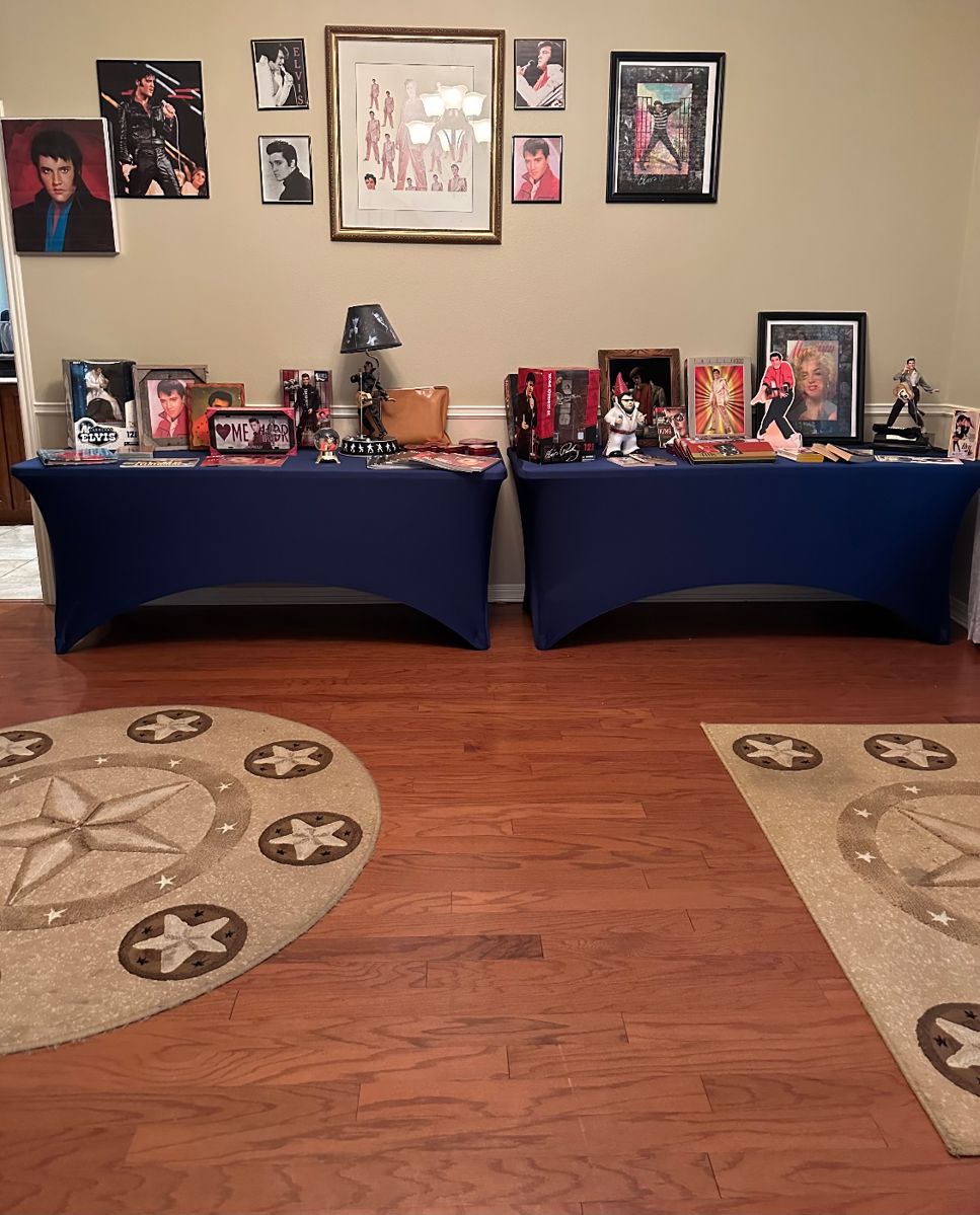 If you love Elvis, then you will love this sale! Collectibles, prints, magazines and even a phone!