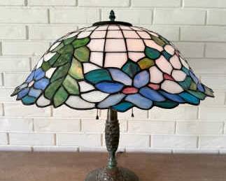 008 Tiffany Style Stained Glass Lamp