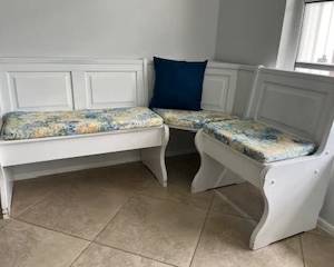 Corner bench nook w/storage