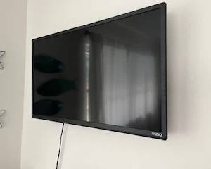 3 smart TVs