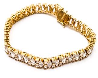 Gold-Tone Bracelet with Faceted Rhinestones