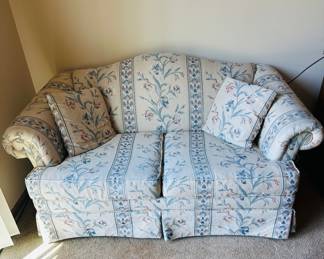 Matching couch/loveseat