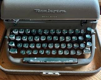 Remington quiet -riter vintage typewriter
