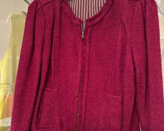 Many Cabi brand ladies clothes ( size L)