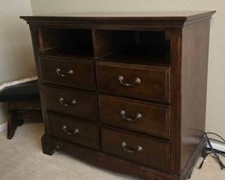 6 Drawer Traditional Wood Media Chest Or Dresser