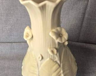 04 Belleek, Calla Lily Vase