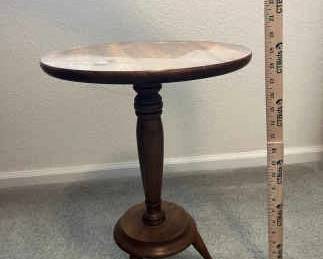 Pedestal table