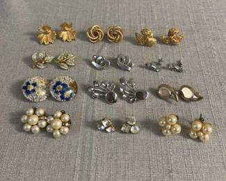 Costume Jewelry, 12 Pairs Of Clip On Earrings