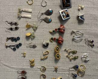 Womens Costume Jewelry Earrings