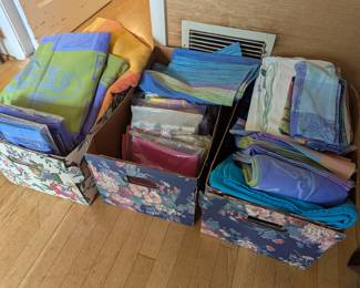Large selection of new or gently used tablecloths, napkins and other kitchen textiles