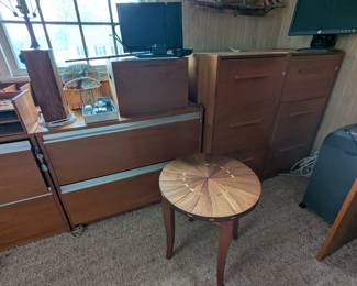 Teak office furniture and accessories by Hundevad