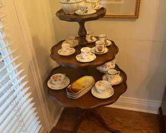 Federal mahogany tiered stand with tea cup collection