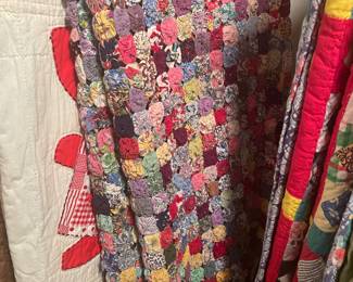 Quarter size yo - yo quilt