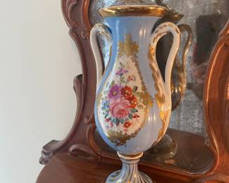 Other French porcelain urn