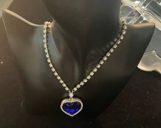 Franklin Mint “ Heart of the Ocean “ Titanic movie replica necklace