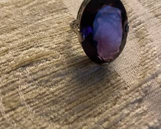 Outstanding 42 carat amethyst and 18 K white gold ring
No jewelry kept on premises till the day of the sale