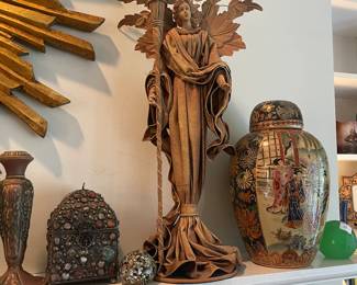 Right side of mantle