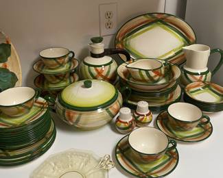 Set of Vernon Kilns Gingham dinnerware