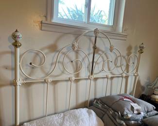 Full Metal Bed