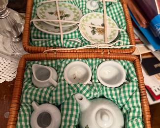 Vintage Childs Tea Set