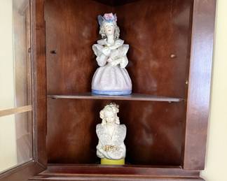 Hanging wall cabinet