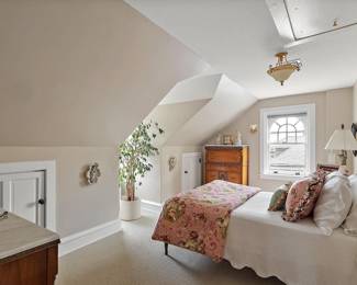 Vintage double bedroom suite