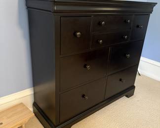 Shaker style dresser