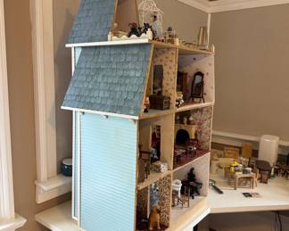 Doll house w/furniture