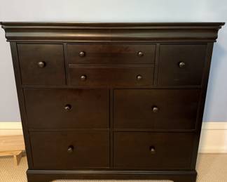 Shaker style dresser