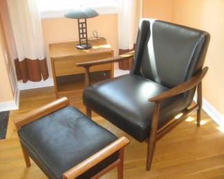 Danish Modern wood and black leather upholstered side chair, wood and leather footstool, Mid-Century side table, Robert Sonneman MCM table lamp