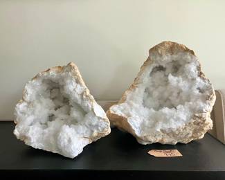 Huge & Heavy quartz crystal geode